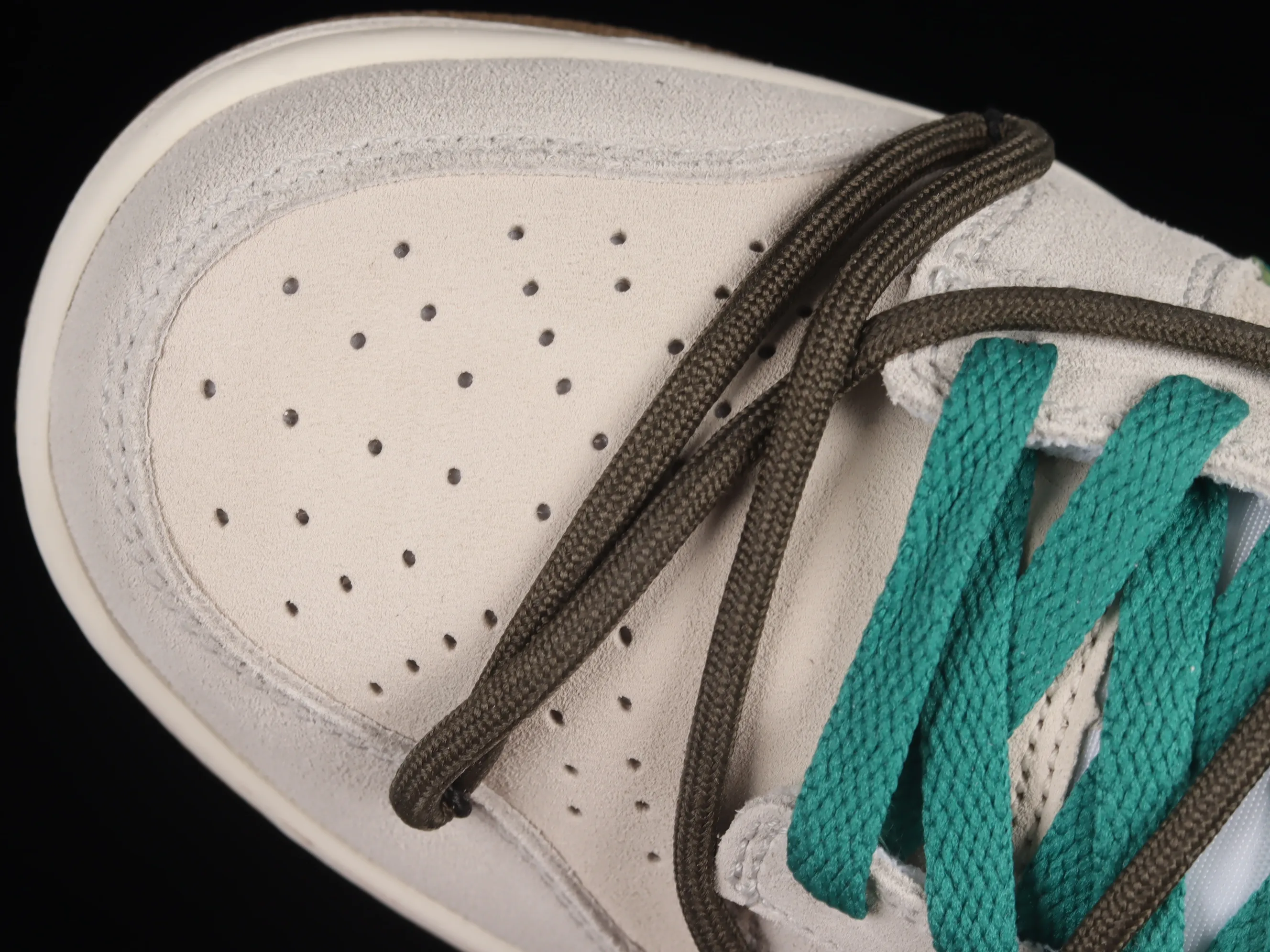 All categories Nk SB Dunk Series Nk SB Dunk Low low-top sneakers Nk SB Dunk Low "85" light green double hook strap deconstruction SB low-top sports and leisure sneakers DO9457-100